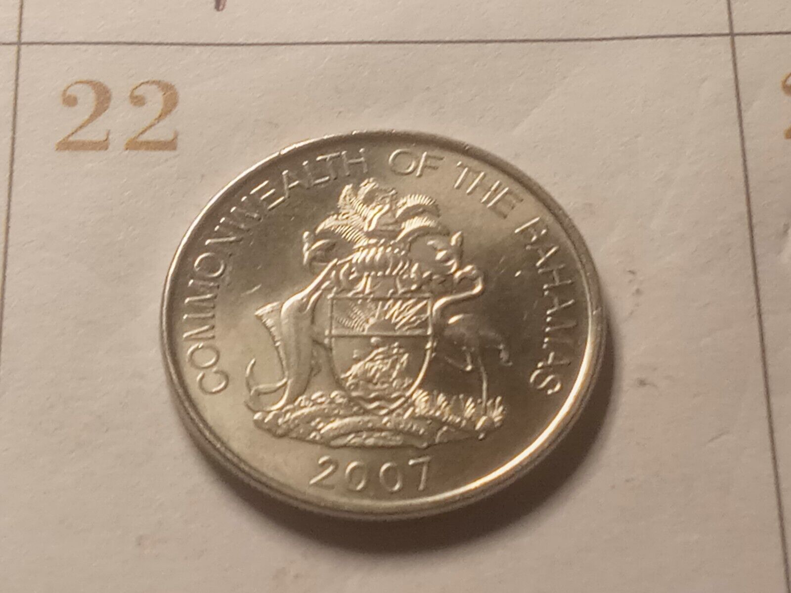 2007 Commonwealth Of The Bahamas $0.25 Silver Tone Coin Gorgeous Detail